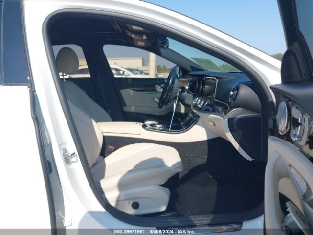 WDDZF4KB1HA163246 Mercedes-Benz E 300 4matic