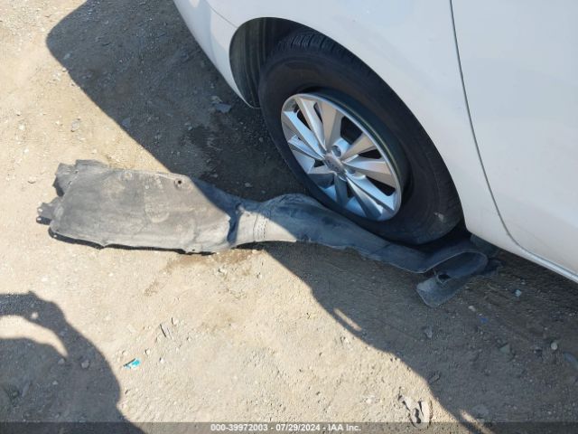 KNDMB5C12H6228006 KIA SEDONA LX