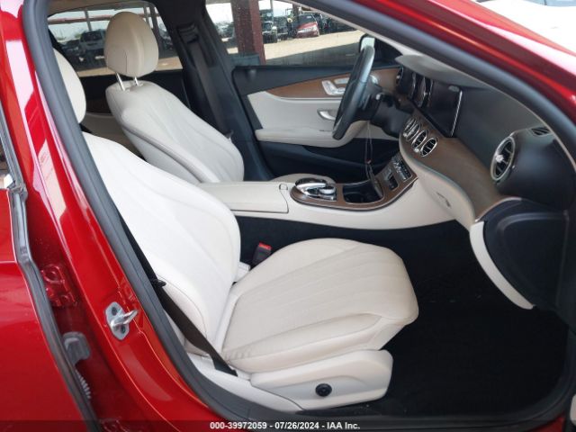 2019 MERCEDES-BENZ E 300 WDDZF4JB2KA633048 Photo 4
