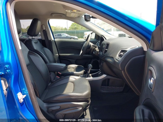 3C4NJCBBXKT636322 Jeep Compass Latitude Fwd