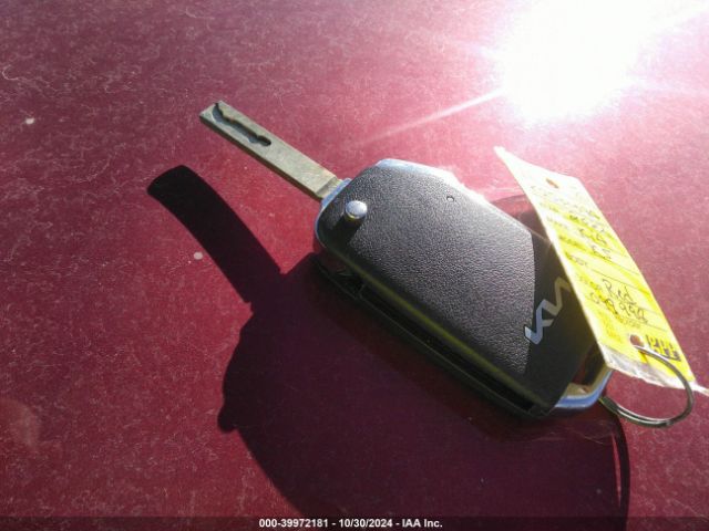 5XXG24J23NG099998 KIA K5 LX