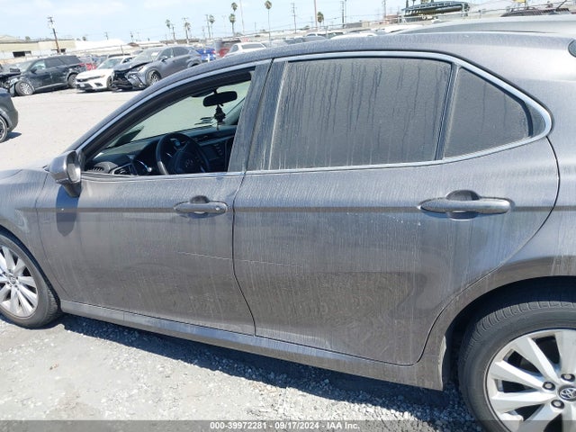 Aukcja sprzedaży 2018 Toyota Camry Le, vin: 4T1B11HK8JU151711, numer aukcji: 39972281