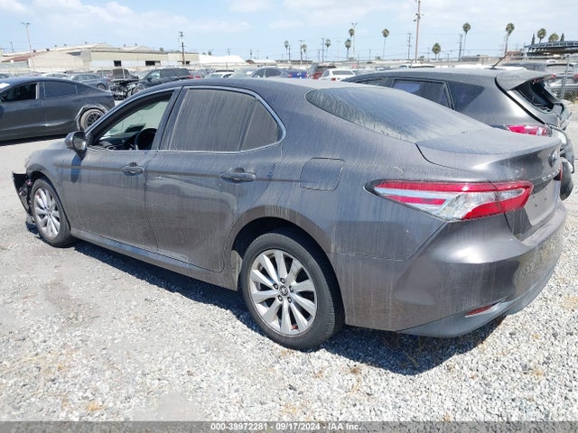 Aukcja sprzedaży 2018 Toyota Camry Le, vin: 4T1B11HK8JU151711, numer aukcji: 39972281