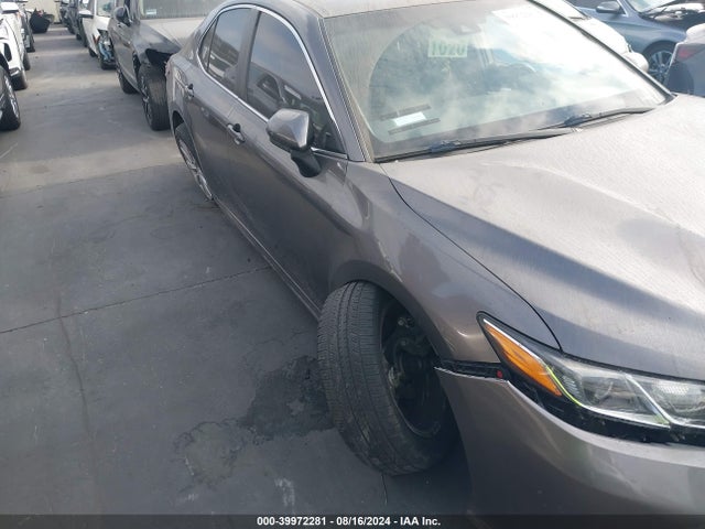 Aukcja sprzedaży 2018 Toyota Camry Le, vin: 4T1B11HK8JU151711, numer aukcji: 39972281