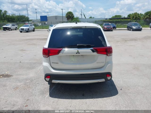 JA4AD2A34GZ031541 Mitsubishi Outlander Es