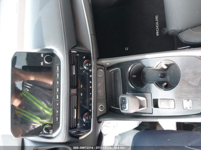 JN8BT3DC0PW101282 Nissan Rogue Platinum Fwd