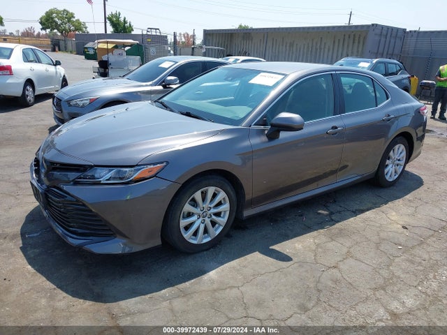 Toyota CAMRY LE 2019 4T1B11HK5KU742984 Image 2