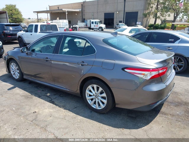 Toyota CAMRY LE 2019 4T1B11HK5KU742984 Image 3