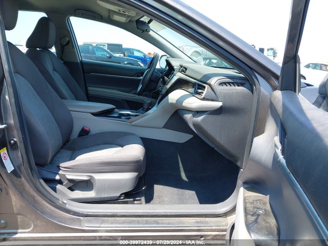 Toyota CAMRY LE 2019 4T1B11HK5KU742984 Image 5