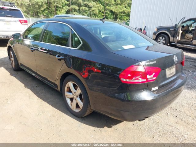 1VWAT7A3XFC100625 Volkswagen Passat 1.8t Limited Edition
