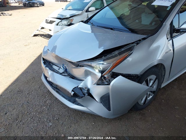 Toyota Prius Three 2016 JTDKARFU0G3022495 Image 6