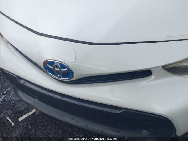 JTDZN3EU1FJ021397 Toyota Prius V Three