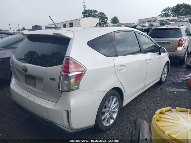 JTDZN3EU1FJ021397 Toyota Prius V Three