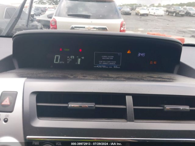 JTDZN3EU1FJ021397 Toyota Prius V Three