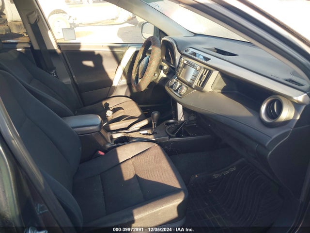 Toyota RAV4 LE 2015 JTMZFREV6FD052622 Image 5