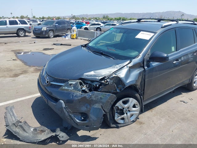 Toyota RAV4 LE 2015 JTMZFREV6FD052622 Image 6
