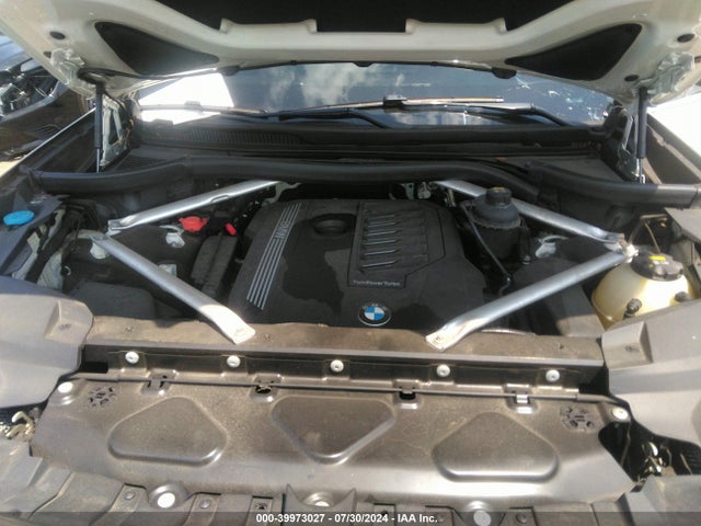 5UXCW2C59KL086326 BMW X7 Xdrive40i