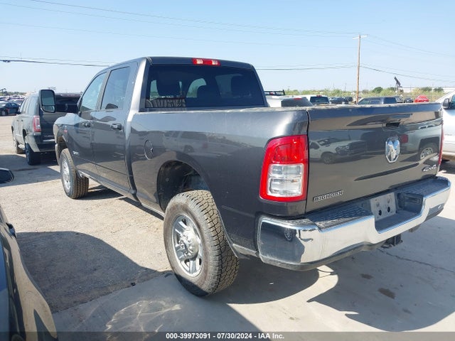 3C6UR5DL5NG247758 RAM 2500 Big Horn  4x4 6'4 Box