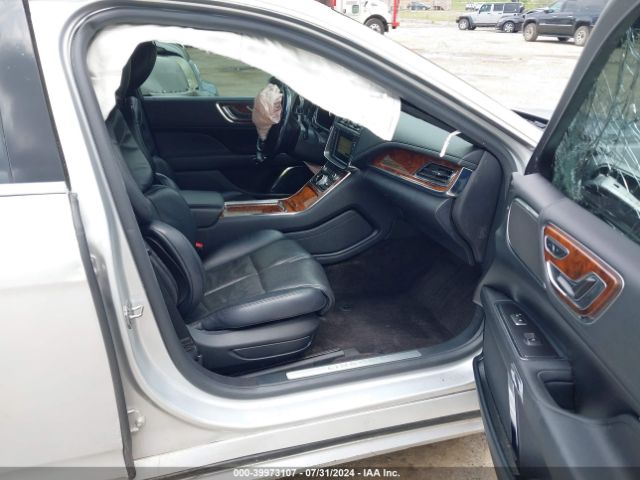 1LN6L9TK2H5616831 Lincoln Continental Select