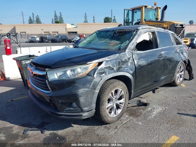 Toyota Highlander Xle V6 2015 5TDKKRFHXFS090221 Image 2