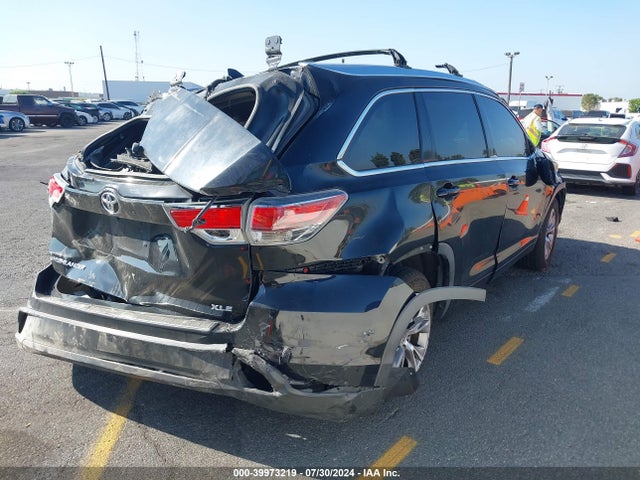 Toyota Highlander Xle V6 2015 5TDKKRFHXFS090221 Image 4