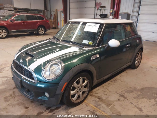 2007 MINI COOPER S WMWMF73587TT80971 Photo 1