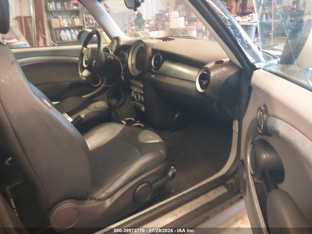 2007 MINI COOPER S WMWMF73587TT80971 Photo 4