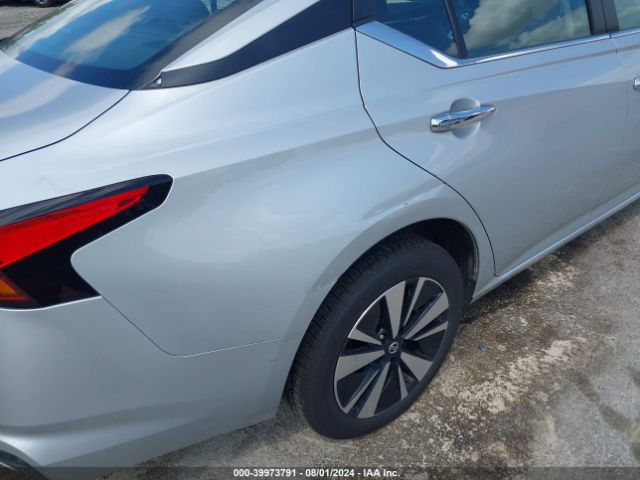 1N4BL4DW0MN418255 Nissan Altima Sv Intelligent Awd