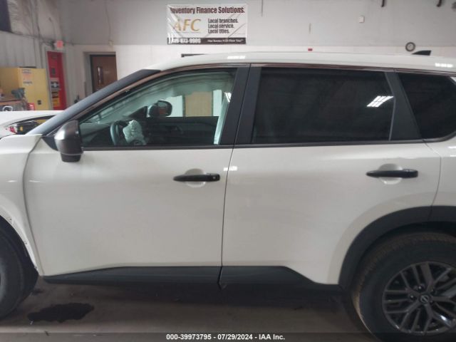 5N1BT3AA4PC862229 Nissan Rogue S Fwd