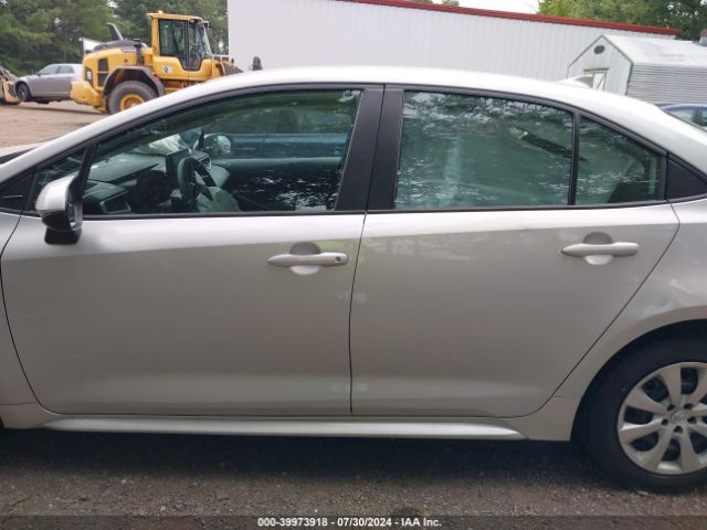 5YFEPMAE2NP359107 Toyota COROLLA LE