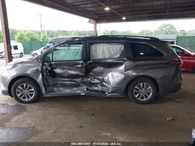 5TDJRKECXPS173721 Toyota SIENNA XLE