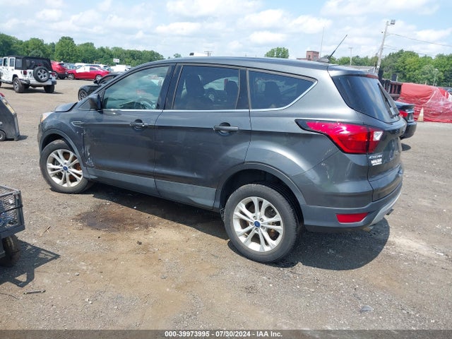 Ford ESCAPE SE 2019 1FMCU9GD3KUB91242 Image 3