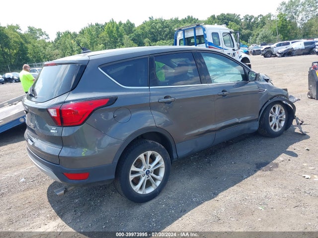 Ford ESCAPE SE 2019 1FMCU9GD3KUB91242 Image 4