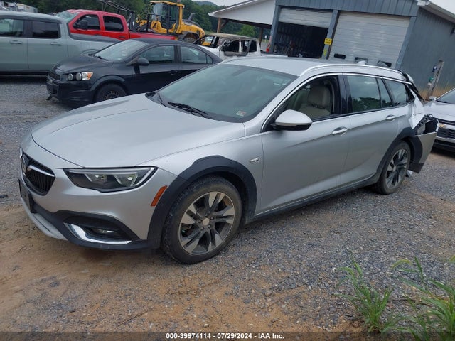 W04GV8SXXJ1155833 Buick Regal Tourx Essence