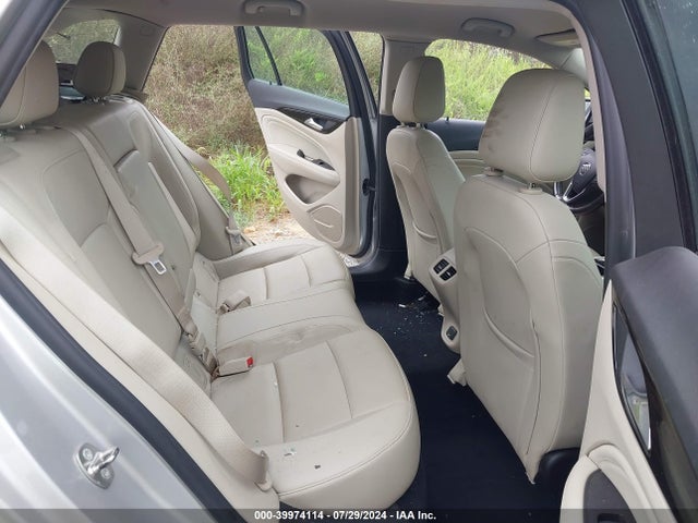 W04GV8SXXJ1155833 Buick Regal Tourx Essence