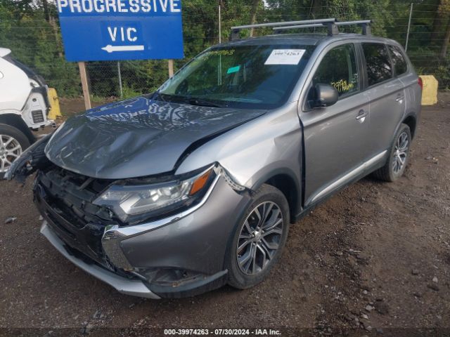 JA4AZ2A3XHZ037086 Mitsubishi Outlander Es