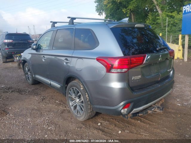 JA4AZ2A3XHZ037086 Mitsubishi Outlander Es