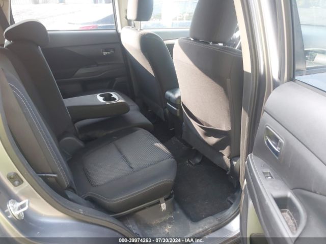 JA4AZ2A3XHZ037086 Mitsubishi Outlander Es