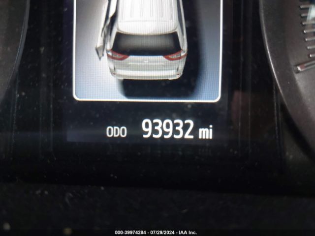 5TDYZ3DCXJS913863 Toyota Sienna Xle Premium 8 Passenger