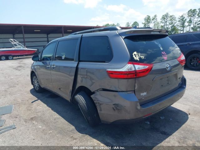 5TDYZ3DCXJS913863 Toyota Sienna Xle Premium 8 Passenger