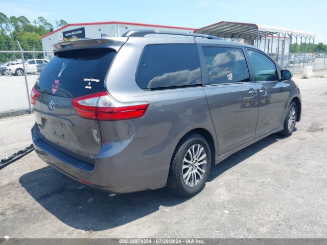 5TDYZ3DCXJS913863 Toyota Sienna Xle Premium 8 Passenger