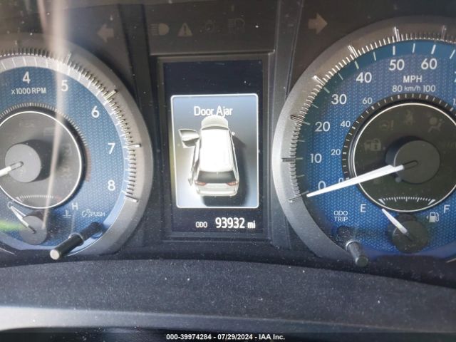 5TDYZ3DCXJS913863 Toyota Sienna Xle Premium 8 Passenger