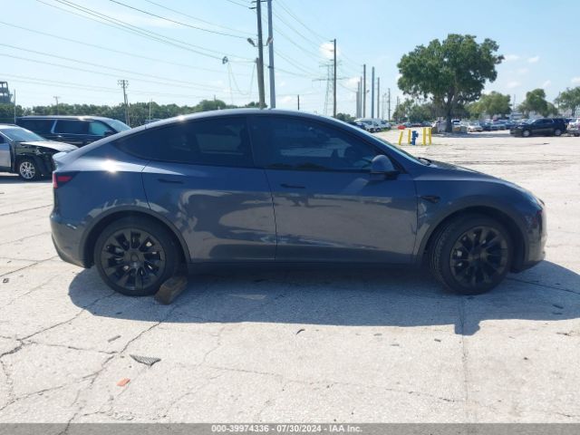 5YJYGDED2MF126384 Tesla Model Y Standard Range Rear-wheel Drive