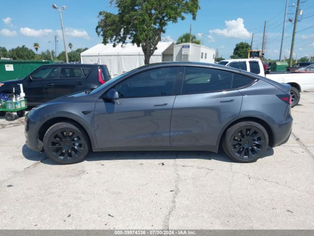 5YJYGDED2MF126384 Tesla Model Y Standard Range Rear-wheel Drive