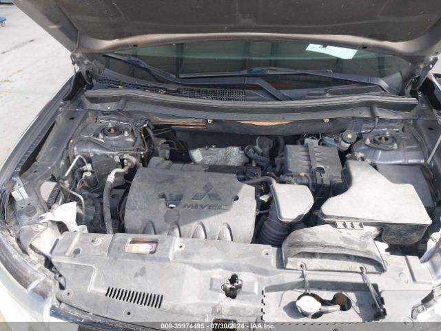 JA4AZ3A31JZ058730 Mitsubishi Outlander Es