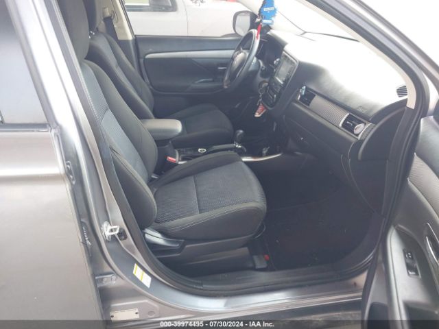 JA4AZ3A31JZ058730 Mitsubishi Outlander Es