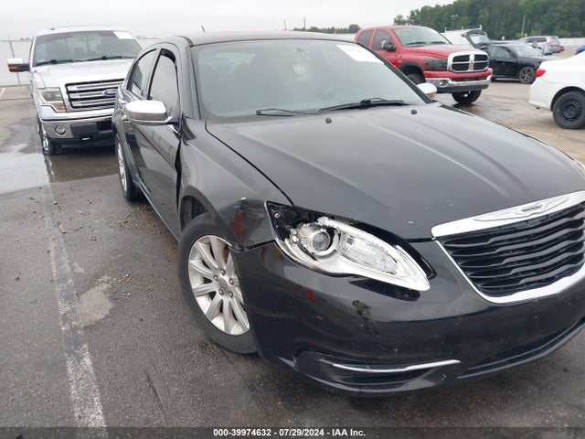1C3CCBCG4EN151933 Chrysler 200 Limited