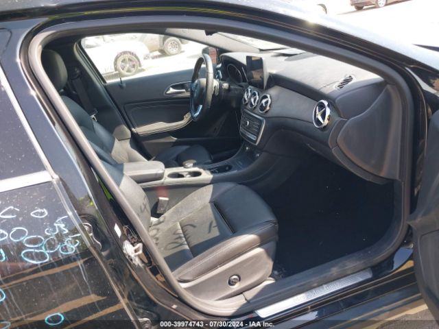 WDCTG4GB1KU008198 Mercedes-Benz Gla 250 4matic