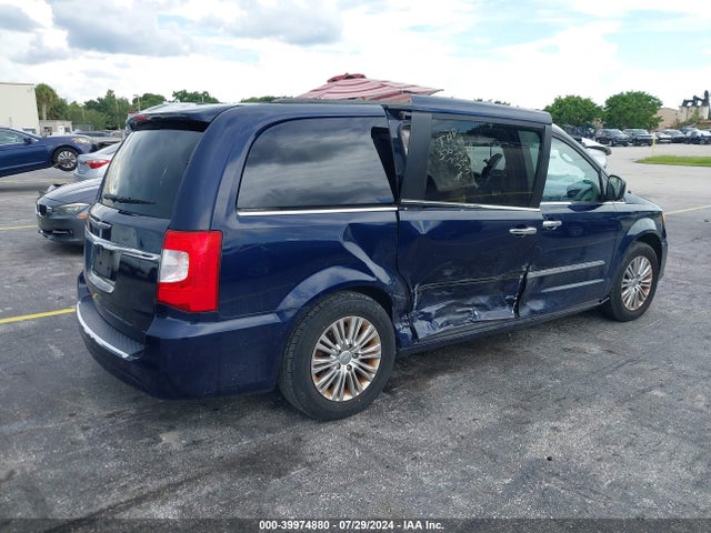 2C4RC1CG2FR693245 Chrysler Town & Country Touring-l