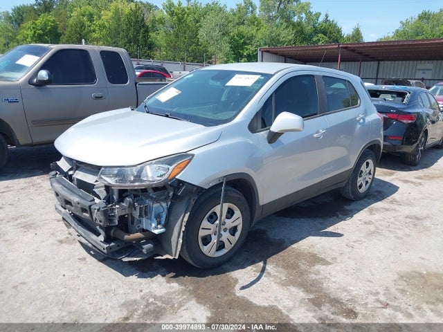 Chevrolet TRAX LS 2018 3GNCJKSB7JL191982 Image 2